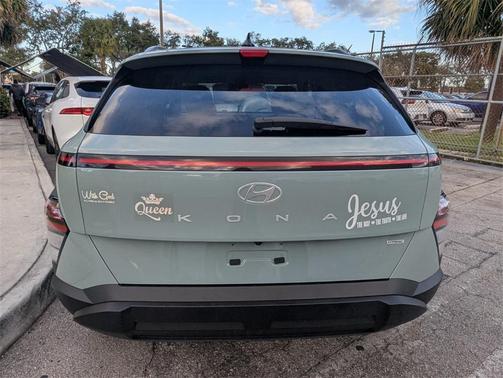 2024 Hyundai KONA SEL