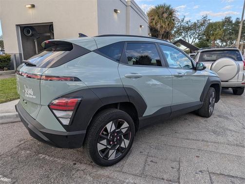 2024 Hyundai KONA SEL