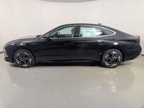 Abyss Black 2026 Hyundai SONATA SEL