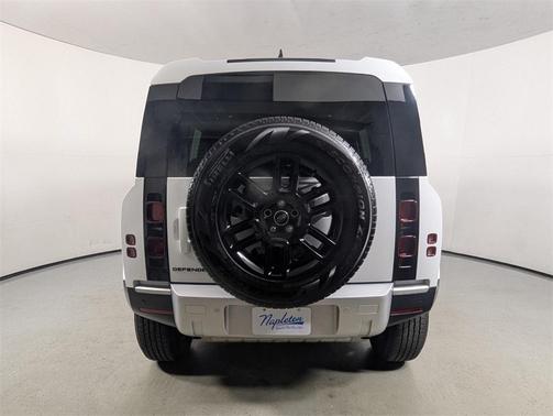 2025 Land Rover Defender 110 P300