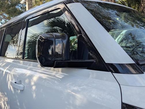 2025 Land Rover Defender 110 P300