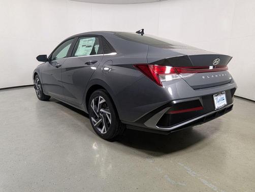 Ecotronic Gray 2026 Hyundai ELANTRA Limited