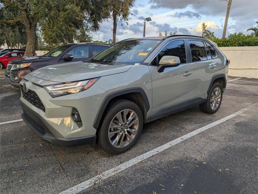 2023 Toyota RAV4 XLE Premium