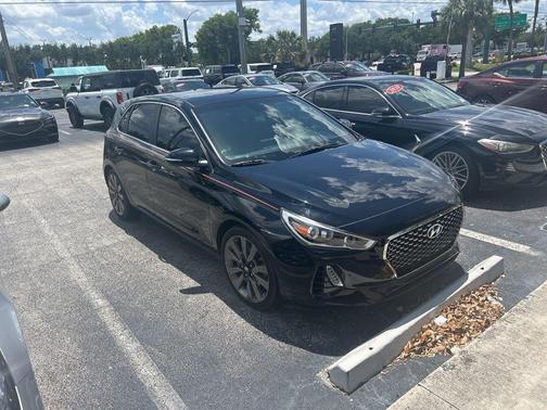 Black Noir Pearl 2018 Hyundai Elantra GT Sport
