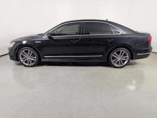 2017 Volkswagen Passat 1.8T R-Line w/Comfort
