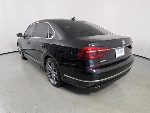 2017 Volkswagen Passat 1.8T R-Line w/Comfort