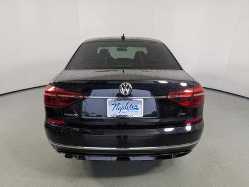 2017 Volkswagen Passat 1.8T R-Line w/Comfort