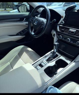 Platinum White Pearl 2022 Honda Accord EX-L 1.5T