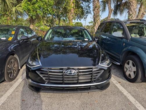 2022 Hyundai SONATA SE