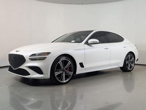 Uyuni White 2025 Genesis G70 2.5T RWD