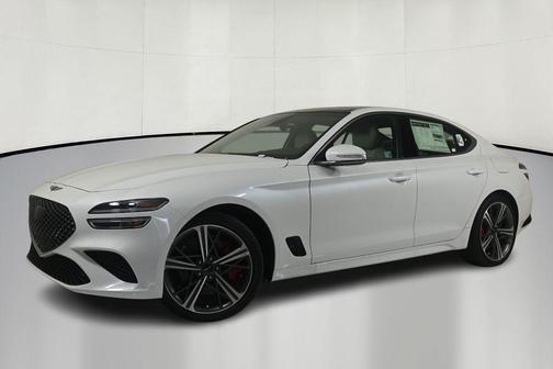Uyuni White 2025 Genesis G70 2.5T RWD