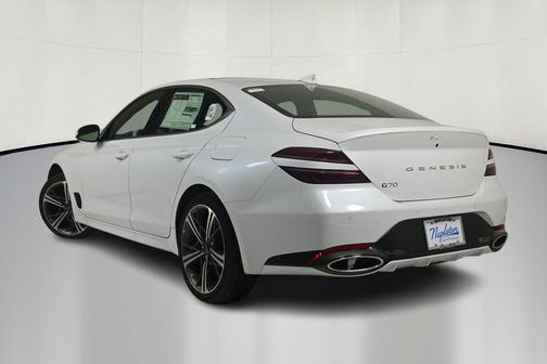 Uyuni White 2025 Genesis G70 2.5T RWD