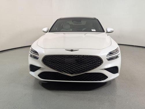 Uyuni White 2025 Genesis G70 2.5T RWD