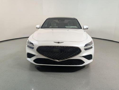 Uyuni White 2025 Genesis G70 3.3T AWD Sport Advanced