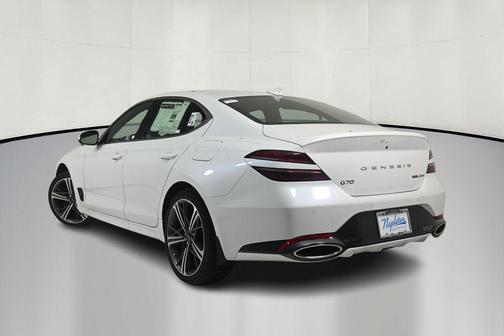 Uyuni White 2025 Genesis G70 3.3T AWD Sport Advanced