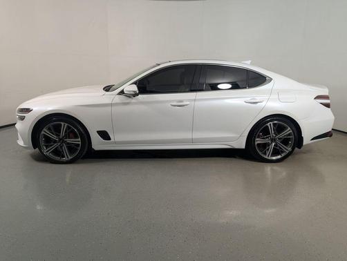 Uyuni White 2025 Genesis G70 3.3T AWD Sport Advanced