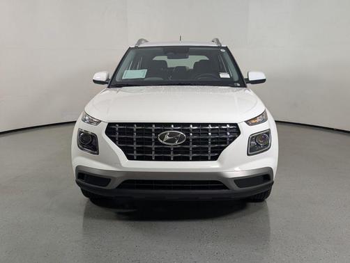 Lunar White 2026 Hyundai VENUE SEL