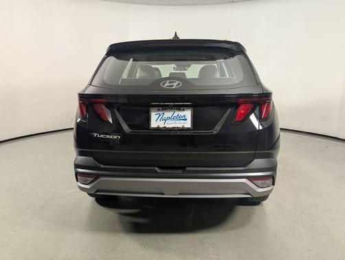 Phantom Black 2026 Hyundai TUCSON SE