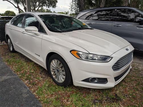 2014 Ford Fusion Hybrid SE