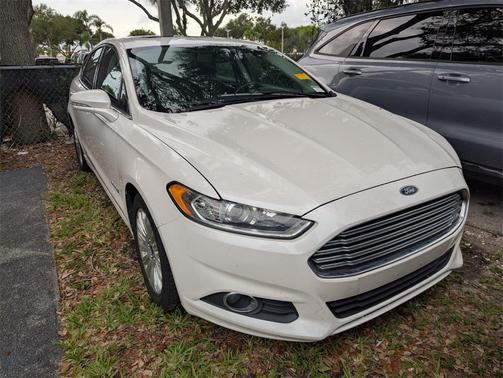 2014 Ford Fusion Hybrid SE