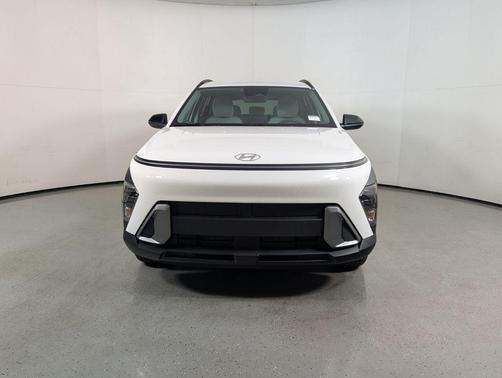 Atlas White 2026 Hyundai KONA SEL Sport
