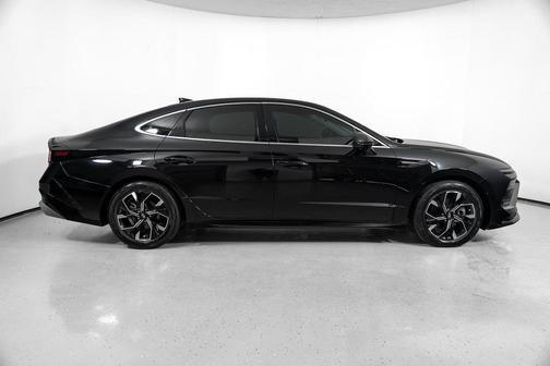 Onyx Black 2024 Hyundai SONATA SEL