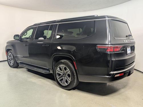 Diamond Black Crystal Pearlcoat 2024 Jeep Wagoneer L Series II