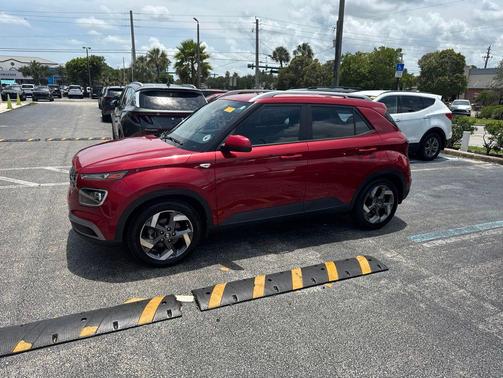 Scarlet Red Pearl 2022 Hyundai VENUE Limited