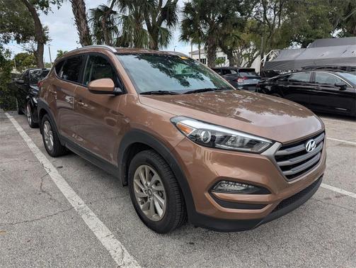 2016 Hyundai TUCSON SE
