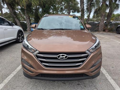 2016 Hyundai TUCSON SE