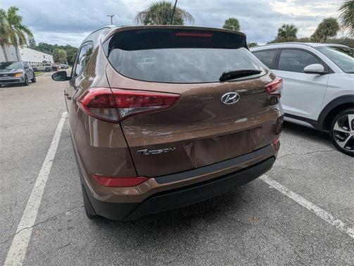 2016 Hyundai TUCSON SE