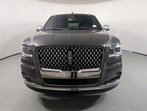 Chroma Caviar Dark Gray Metallic Clearcoat 2023 Lincoln Navigator Black Label