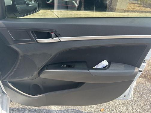 Quartz White Pearl 2019 Hyundai ELANTRA SEL