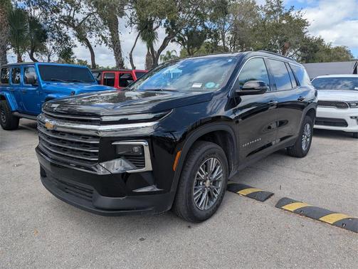2025 Chevrolet Traverse LT