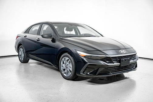 Abyss Black 2024 Hyundai ELANTRA SEL
