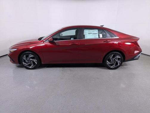 2025 Hyundai ELANTRA SEL