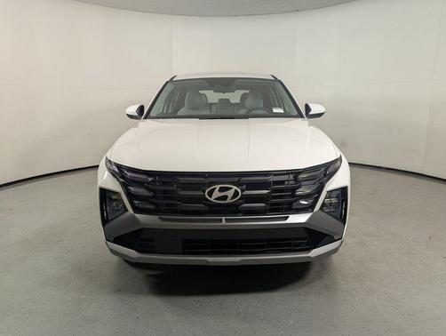 Serenity White Pearl 2026 Hyundai TUCSON SE