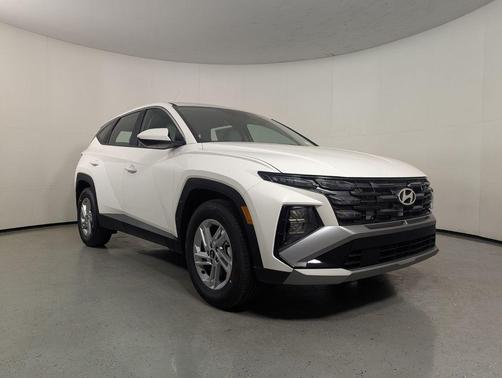 Serenity White Pearl 2026 Hyundai TUCSON SE