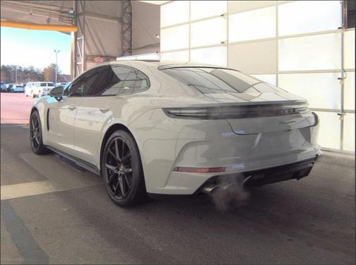 2024 Porsche Panamera 4