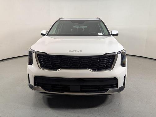 Glacial White Pearl 2024 Kia Sorento S