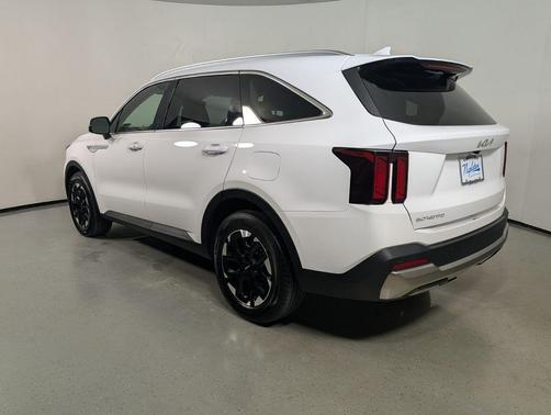 Glacial White Pearl 2024 Kia Sorento S