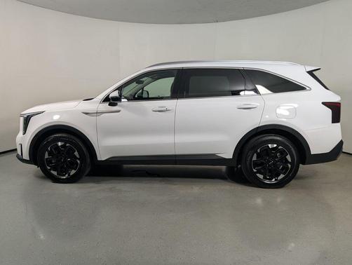Glacial White Pearl 2024 Kia Sorento S