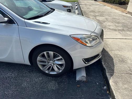 White Frost Tricoat 2016 Buick Regal Turbo
