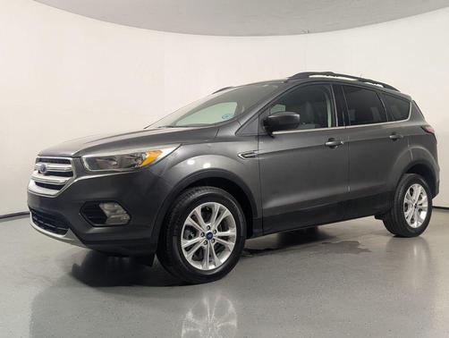 Magnetic Metallic 2018 Ford Escape SE