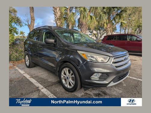 Magnetic Metallic 2018 Ford Escape SE