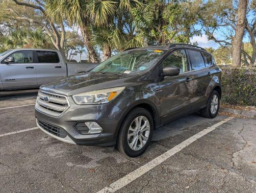 Magnetic Metallic 2018 Ford Escape SE