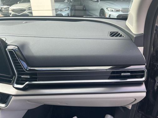 Ebony Black 2024 Kia Sportage EX