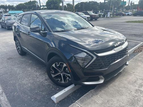 Ebony Black 2024 Kia Sportage EX