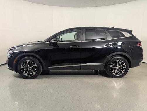 Ebony Black 2024 Kia Sportage EX