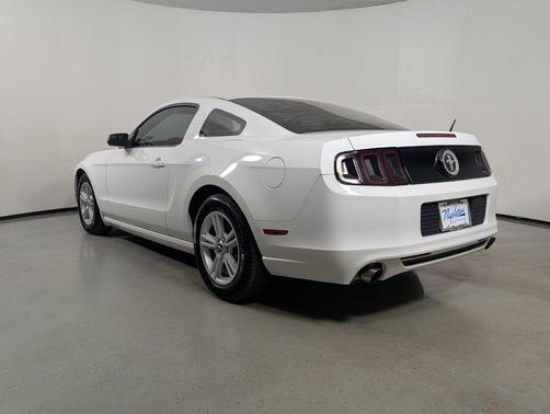 Oxford White 2014 Ford Mustang V6